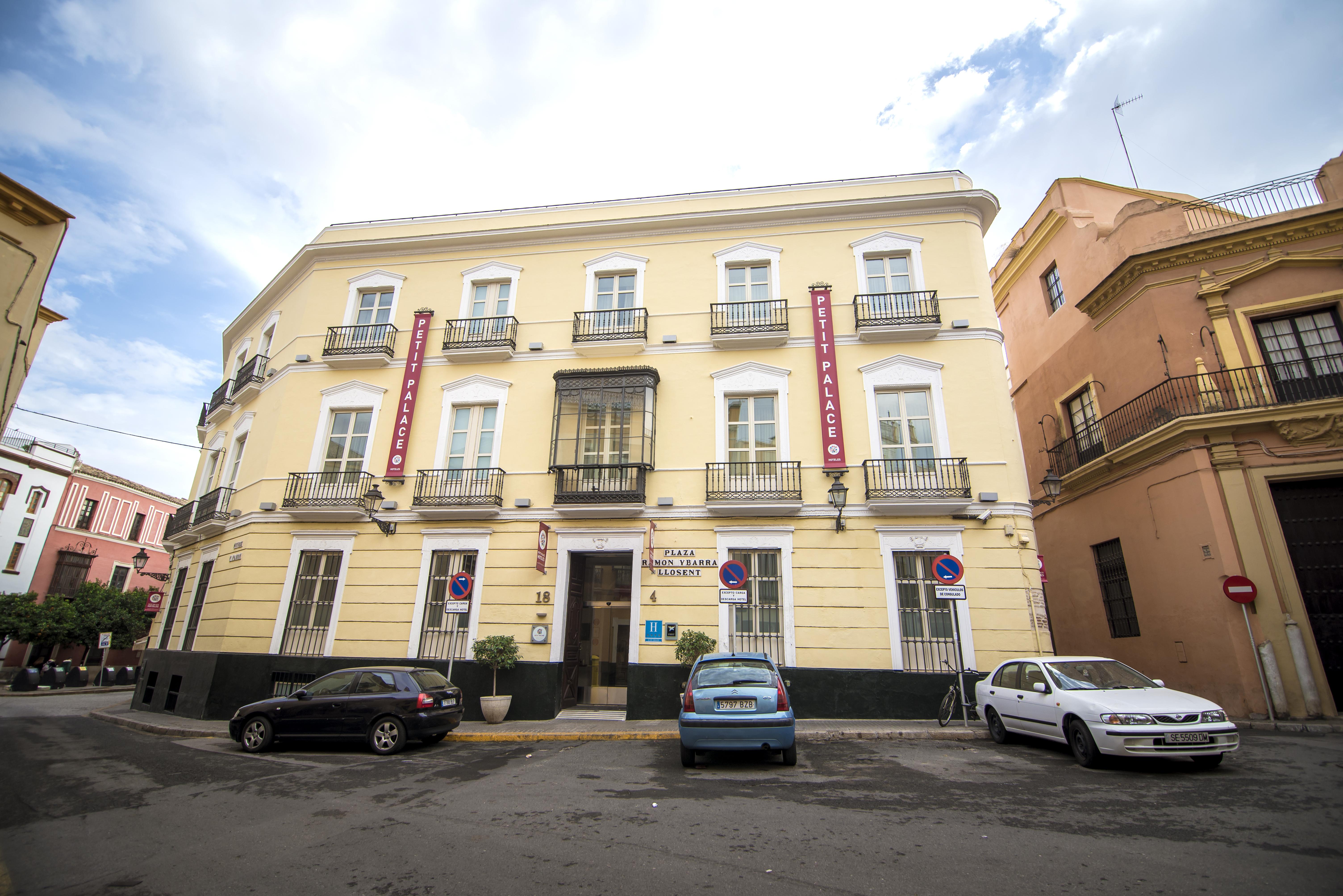 Petit Palace Santa Cruz, Seville